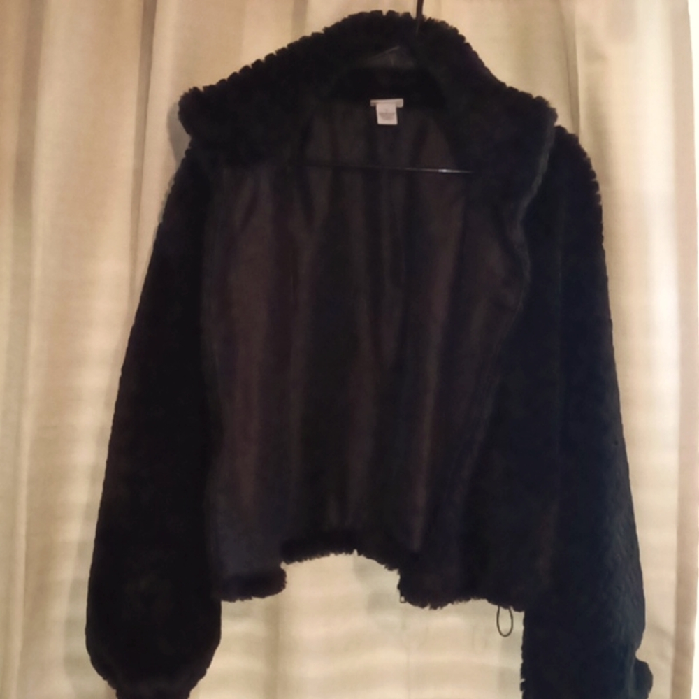 Rue 21 black feaux fur crop top style jacket